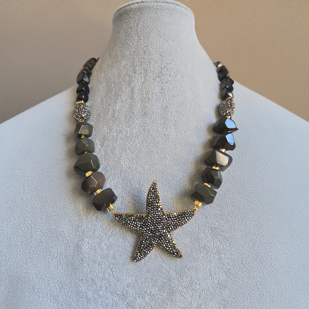 Siyah Yıldız Kolye